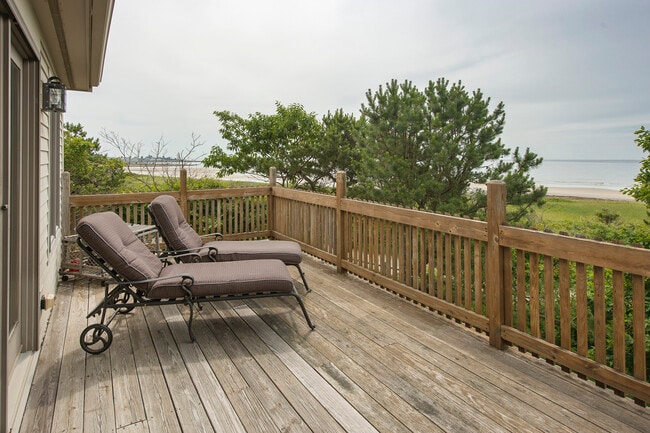 Building Photo - 35 Parsons Beach Rd