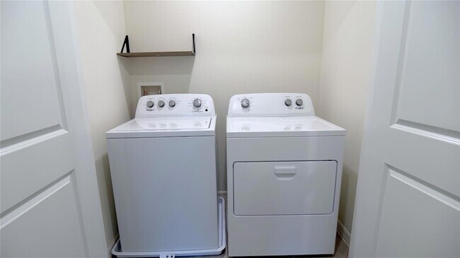 Building Photo - 6579 SW 81st Lp