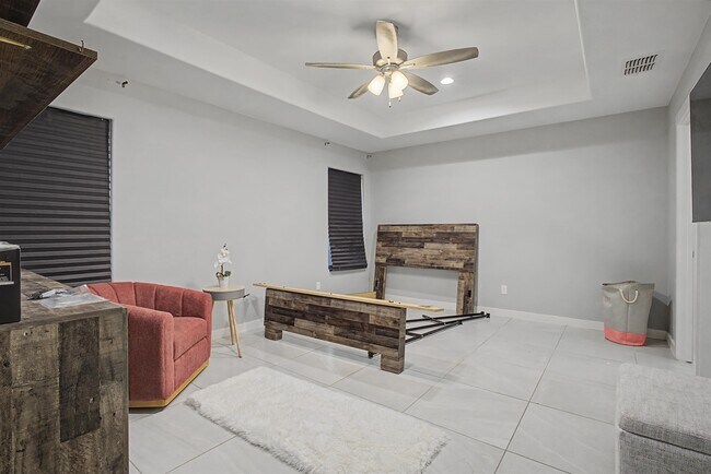 Building Photo - 5410 Travesia Ct