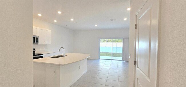 Building Photo - 5000 Revolutionary Wy