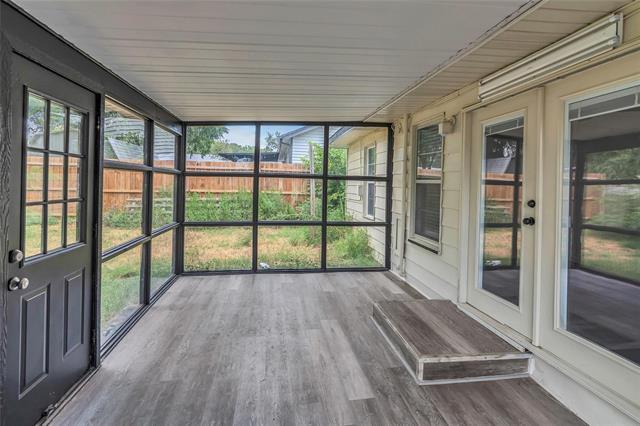 Building Photo - 704 Vine St