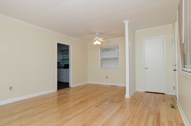 Building Photo - 626 S Kerr Ave