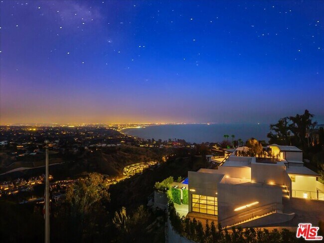 Building Photo - 766 Paseo Miramar