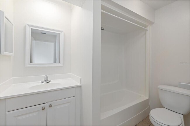 Building Photo - 3569 Bee Ridge Rd