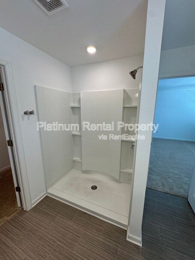 Building Photo - 1005 Ramon Dr