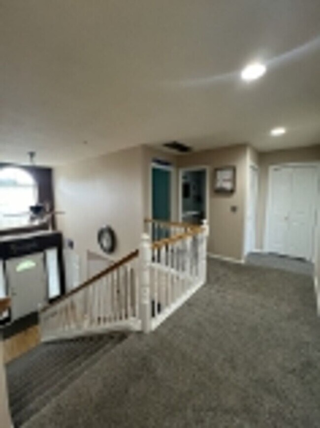 Building Photo - Luxurious 4-Bedroom Home in Keizer – Spacious, Elegant & Perfect for Entertaining