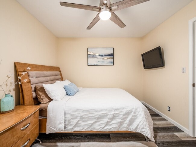 Building Photo - 123 E Alcott Rd