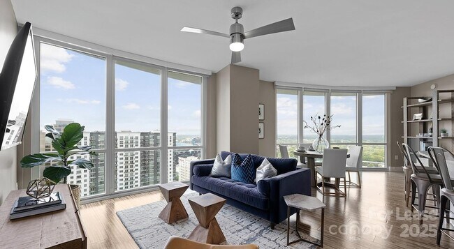 Building Photo - 225 S Poplar St