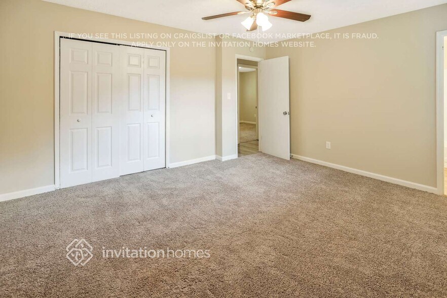 Building Photo - 888 Tall Deer Dr