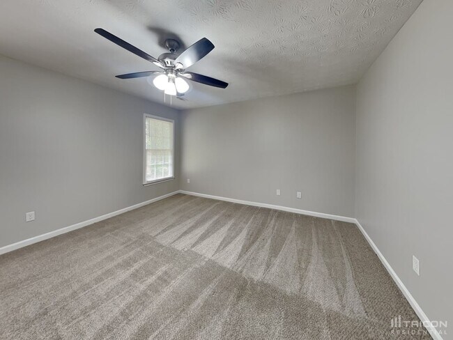 Building Photo - 40 Rosebud Ln