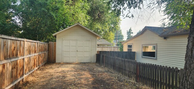 Building Photo - 2709 W Irene St