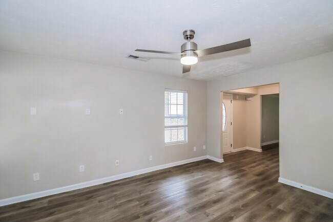 Building Photo - 5029 Brittany Dr