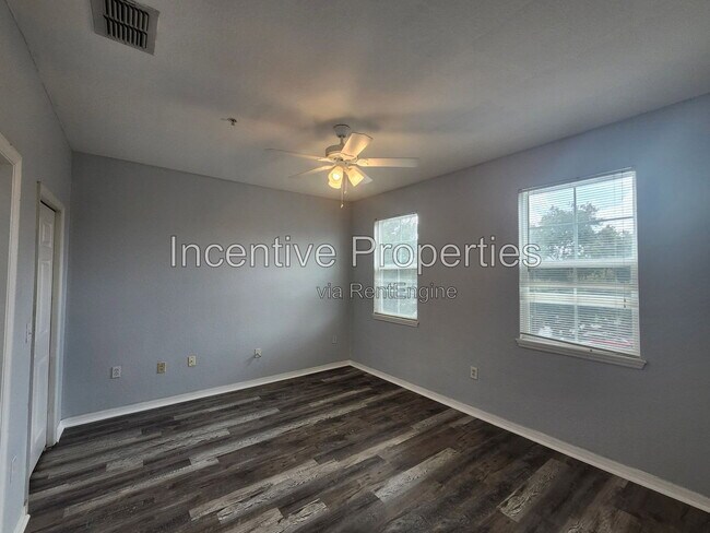 Building Photo - 6685 Queens Borough Ave
