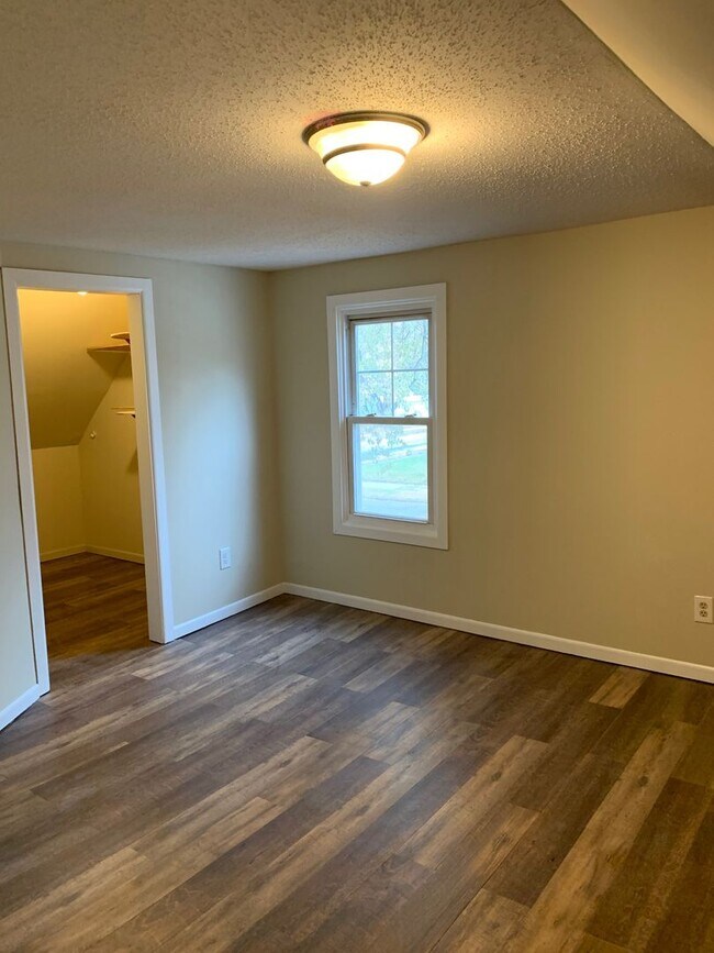 Building Photo - Beautiful 3 bedroom house for rent in Minneapolis!!