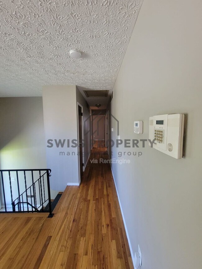 Building Photo - 2928 Landon Dr