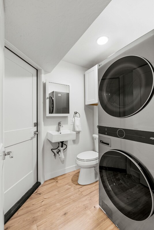 Building Photo - 3056 N Bar H Rd