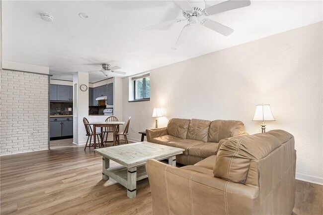 Building Photo - 401 Bellevue Ave