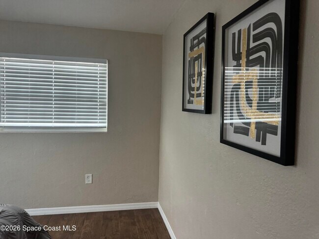 Building Photo - 4281 Yorkshire Dr