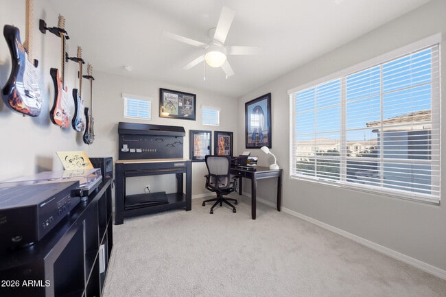 Building Photo - 905 S Canal Dr