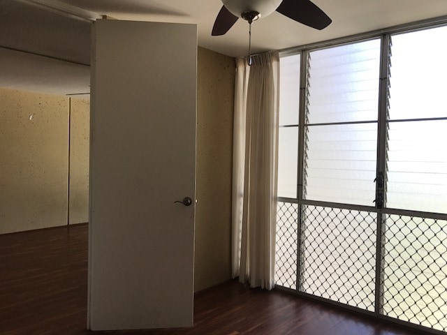 Building Photo - 1 Bedroom, 1 Bathroom, 1 Parking (Cathedral Point)