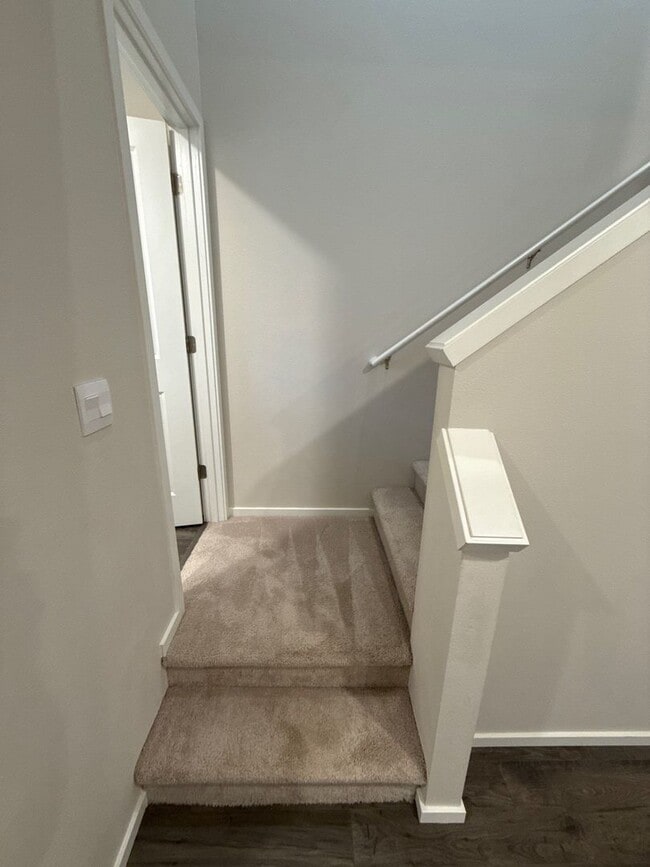 Building Photo - 4770 Daiquiri Ave NE