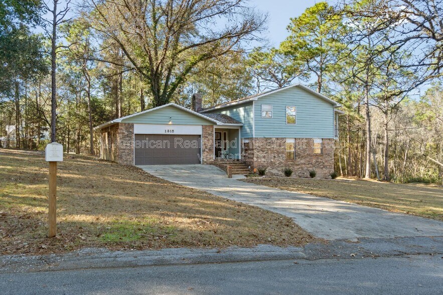 Building Photo - 1315 Grandview Dr