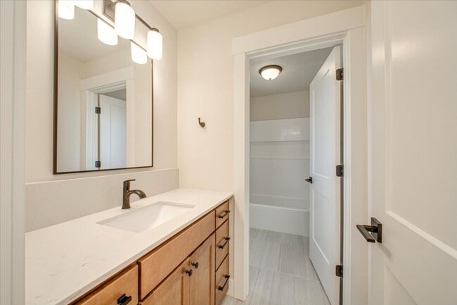 Building Photo - Luxury Townhome in the Heart of Eagle — 3 Beds + 3 Baths + Premium Amenities