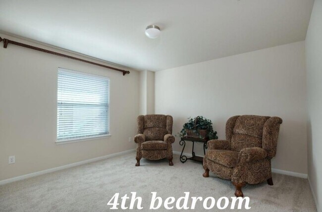 Building Photo - 219 Tulip Trail Bend