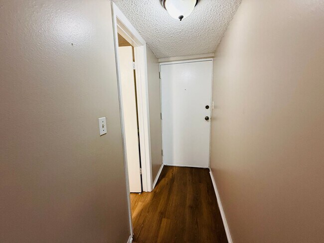Building Photo - 7525 Pitch Pine Cir