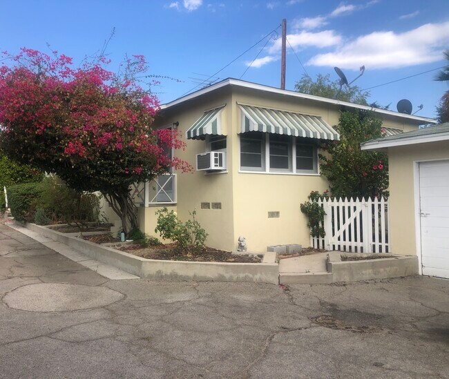 Building Photo - 2508 1/2 Hermosa Ave
