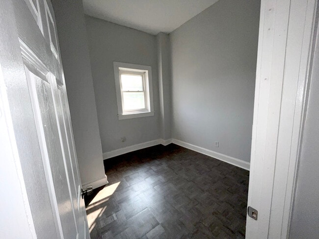 Building Photo - 1800 McCulloh St