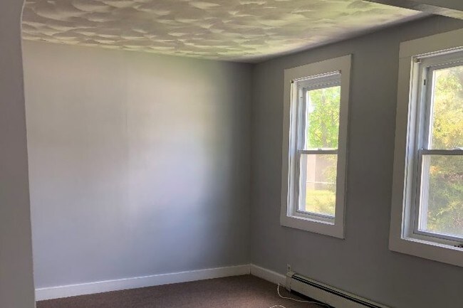 Lving Area - 21 Miner St