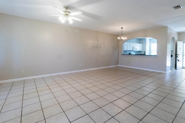 Building Photo - 2713 Vista Cove Rd