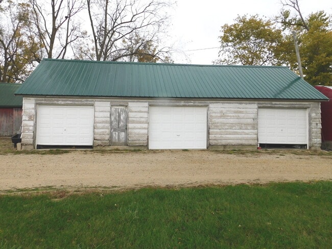 Building Photo - 3986 Rollo Rd