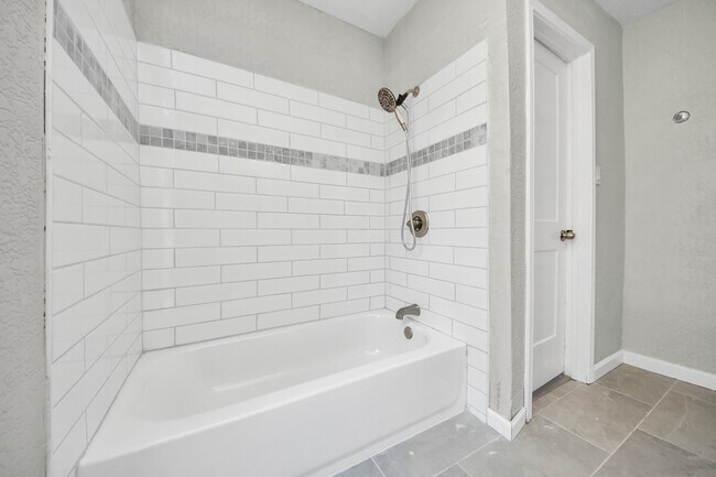 Building Photo - 22303 Acorn Chase Dr