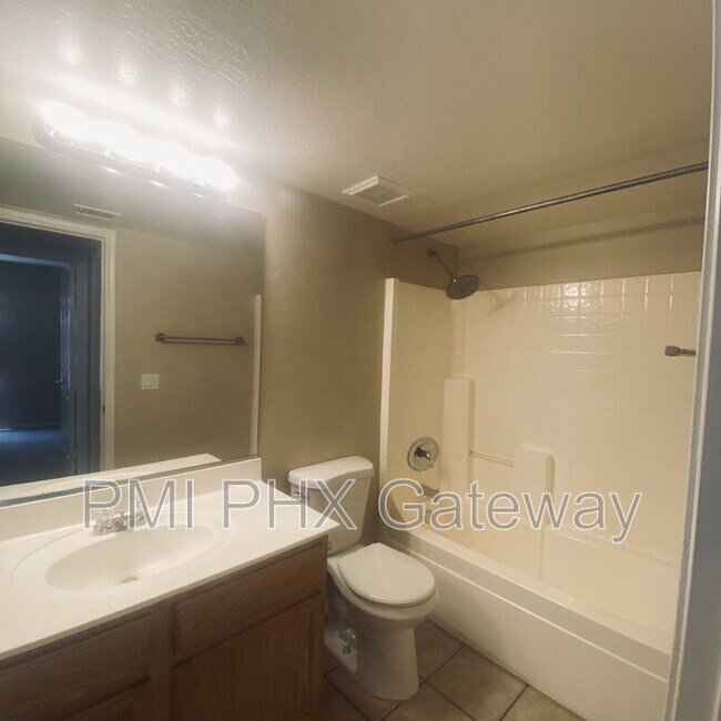 Building Photo - 1152 S Marie Ct