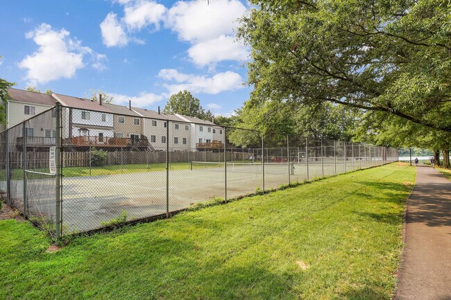 Building Photo - 2816 Yarling Ct