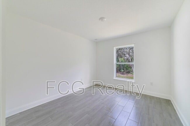 Building Photo - 417 St Johns Ln