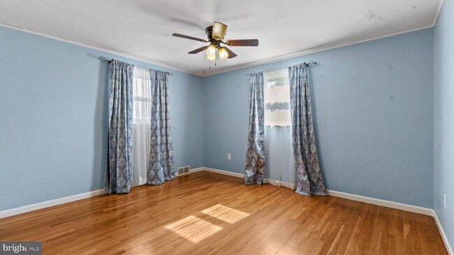 Building Photo - 203 Ashwood Way