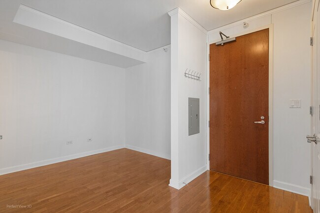 Building Photo - 420 E Waterside Dr