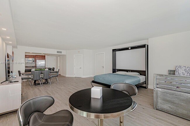 Building Photo - 2301 Collins Ave