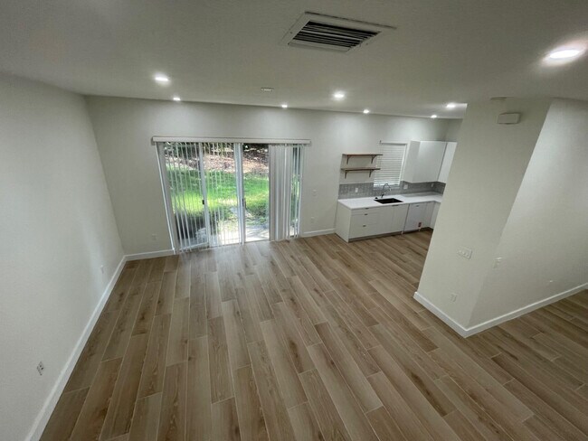 Building Photo - 12472 SW 44th Ct