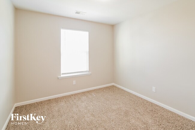 Building Photo - 105 Sugeree Dr
