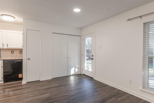 Building Photo - 538 Hawthorne Dr