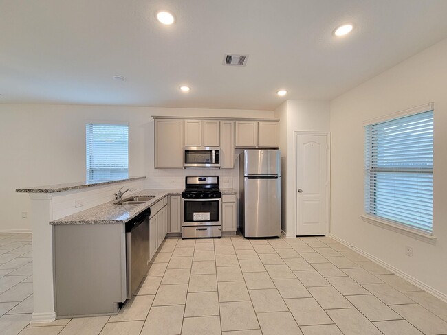 Building Photo - 31351 Horseshoe Meadow Bend Ln