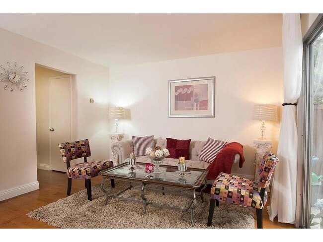 Building Photo - 2047 Montecito Ave