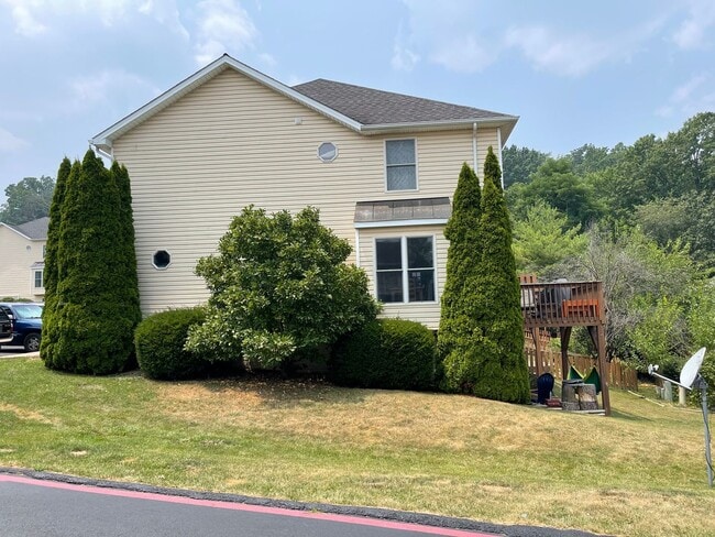 Building Photo - Townhouse in the City of Harrisonburg