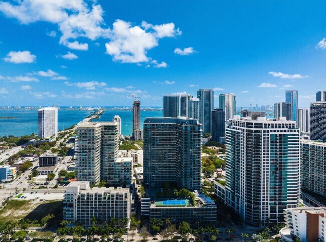 Building Photo - 101 NE 34th St