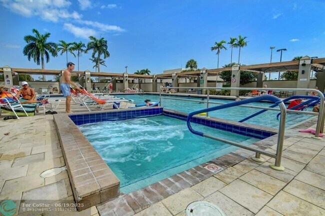 Building Photo - 4502 Martinique Way