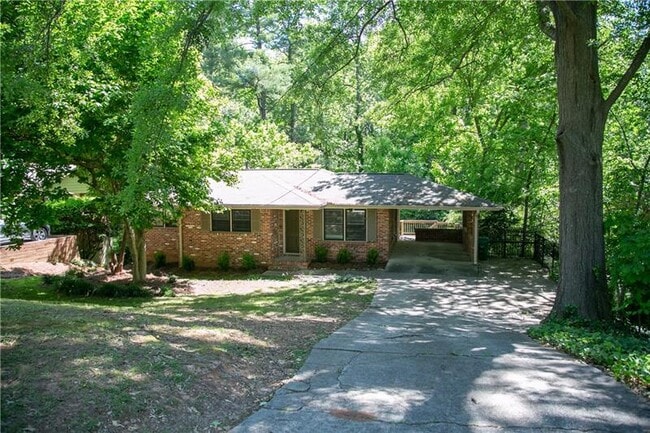 Building Photo - 1547 Delia Dr